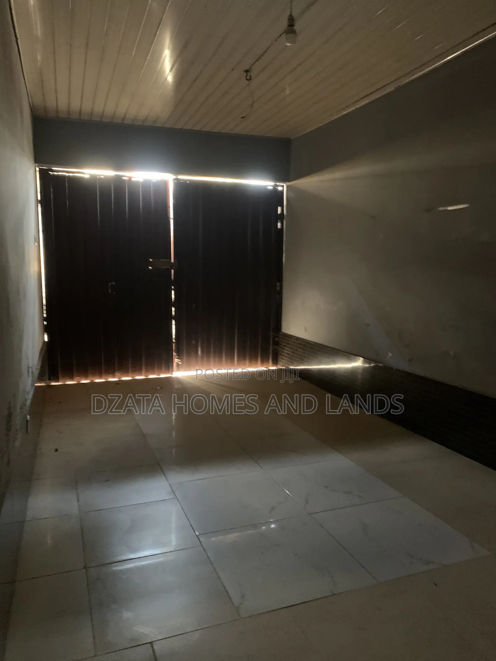5bdrm House in Basket, Spintex for sale