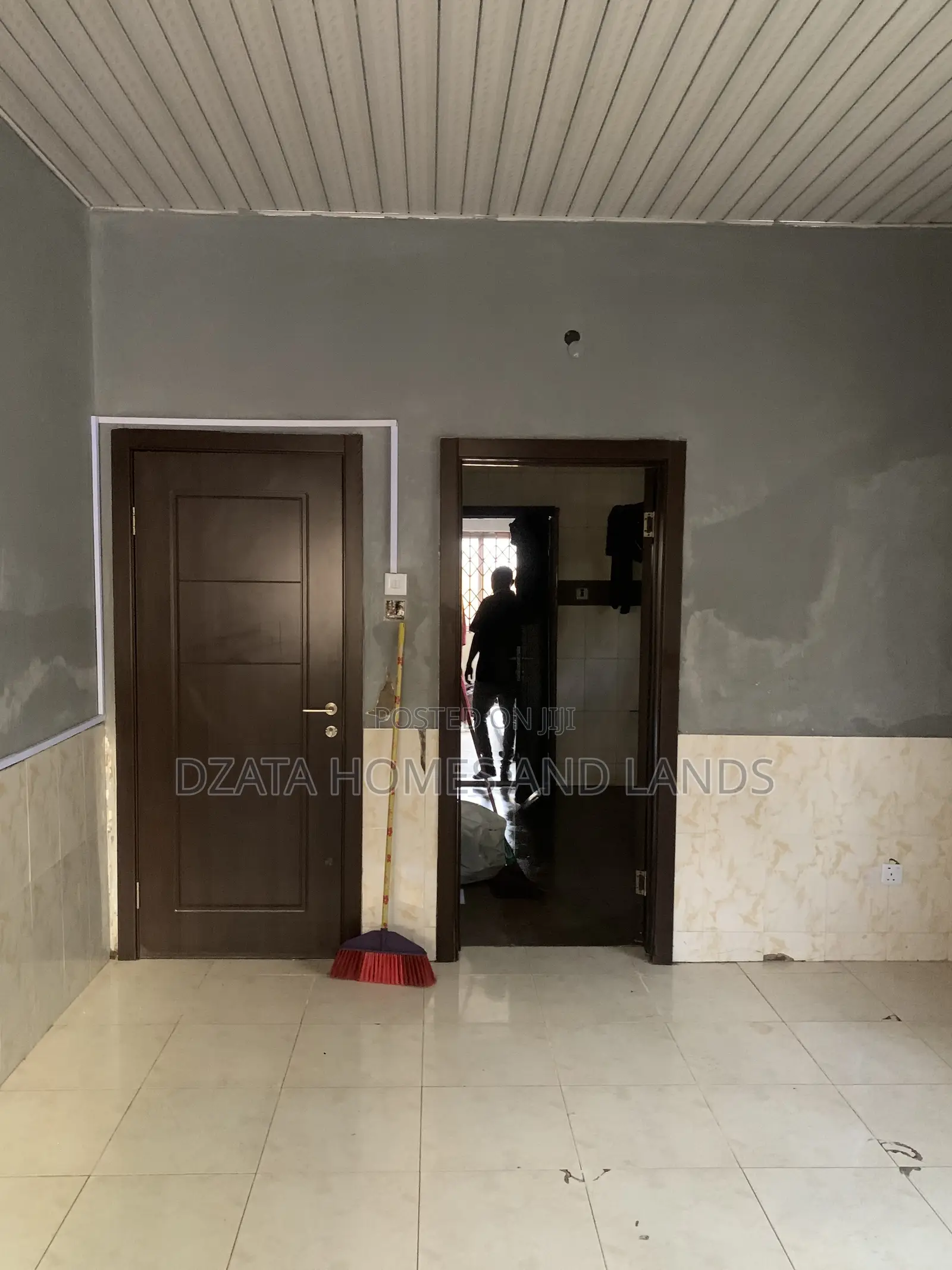 5bdrm House in Basket, Spintex for sale
