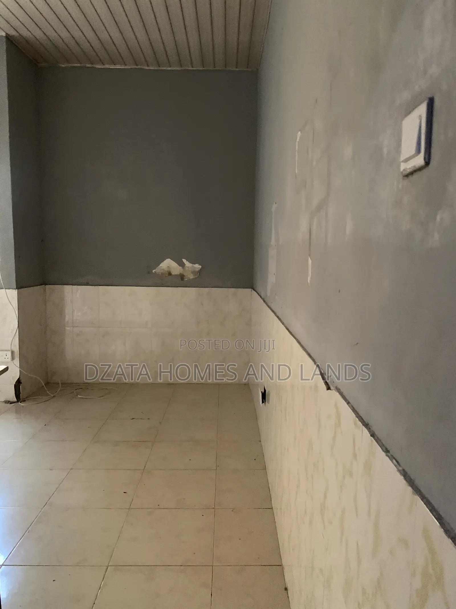5bdrm House in Basket, Spintex for sale