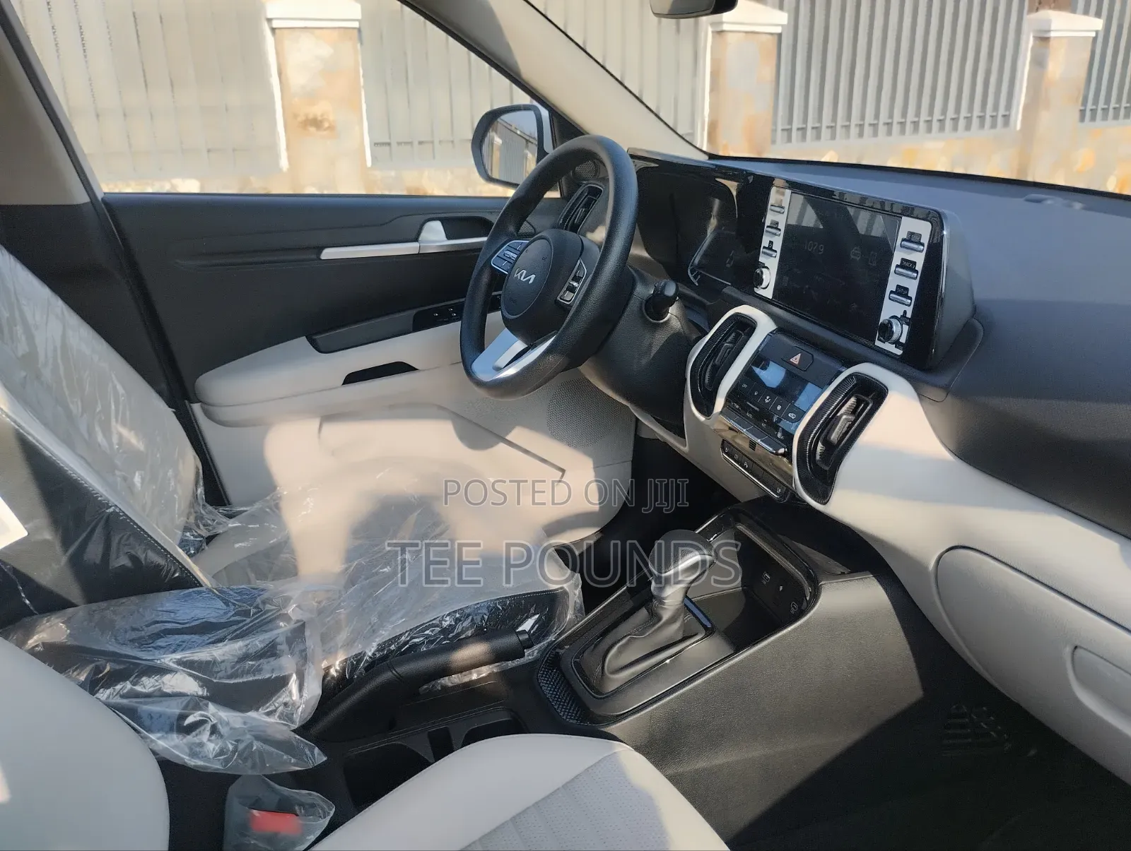 New Kia Sonet 2025 White