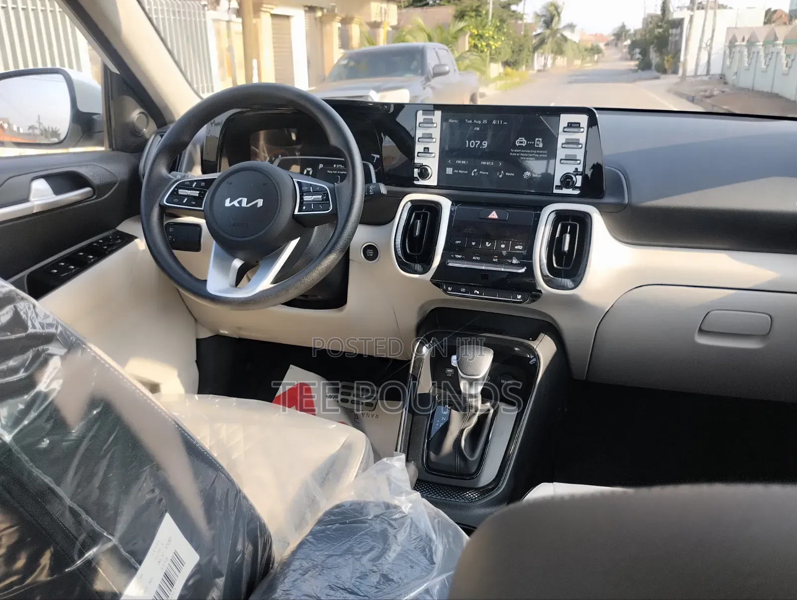 New Kia Sonet 2025 White