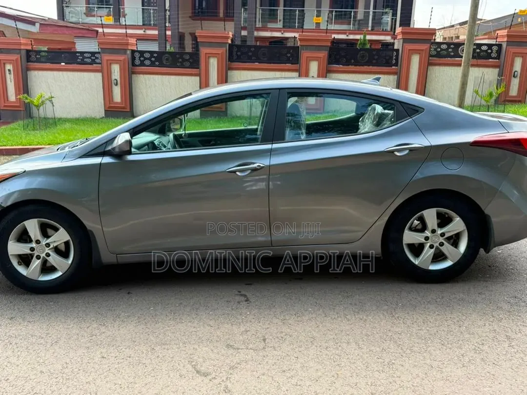 Hyundai Elantra Limited Sedan FWD (1.8L 4cyl 6A) 2013 Gray