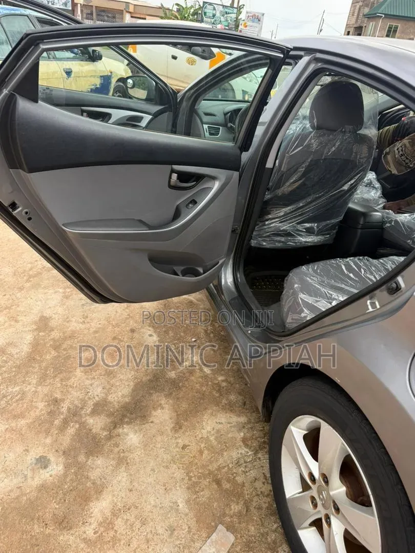 Hyundai Elantra Limited Sedan FWD (1.8L 4cyl 6A) 2013 Gray