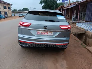 Volkswagen Atlas Cross Sport 3.6L V6 SEL Premium 2021 Silver