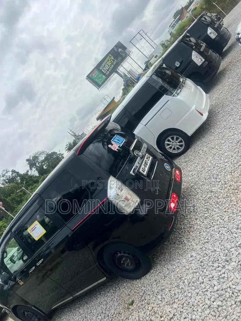 Toyota Voxy 2012 Black