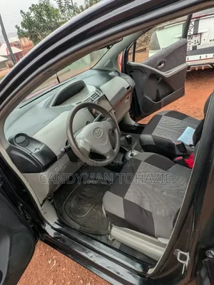 Toyota Vitz 1.0 FWD 5dr 2010 Black