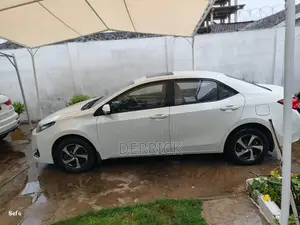 Toyota Corolla LE Eco (1.8L 4cyl 2A) 2019 White