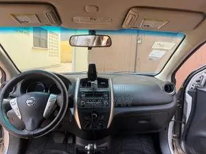 Nissan Versa 2015 Silver