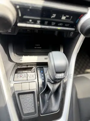 Toyota RAV4 LE 2025 White