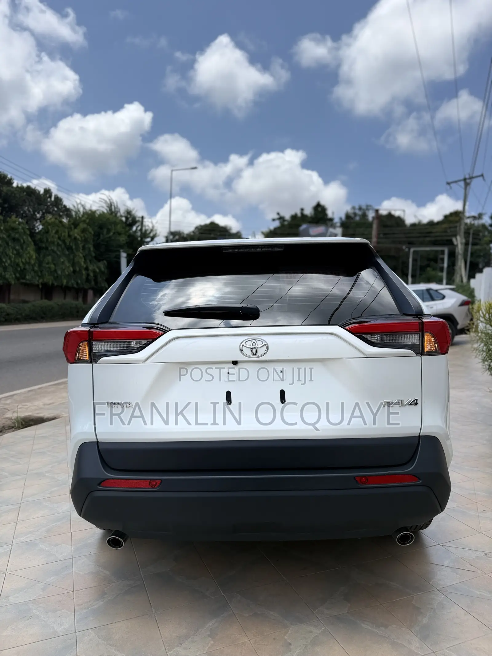 Toyota RAV4 LE 2025 White