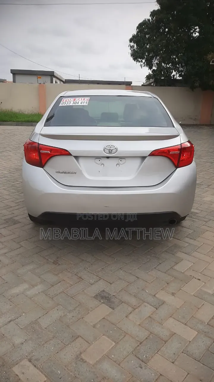 Toyota Corolla 2017 Silver