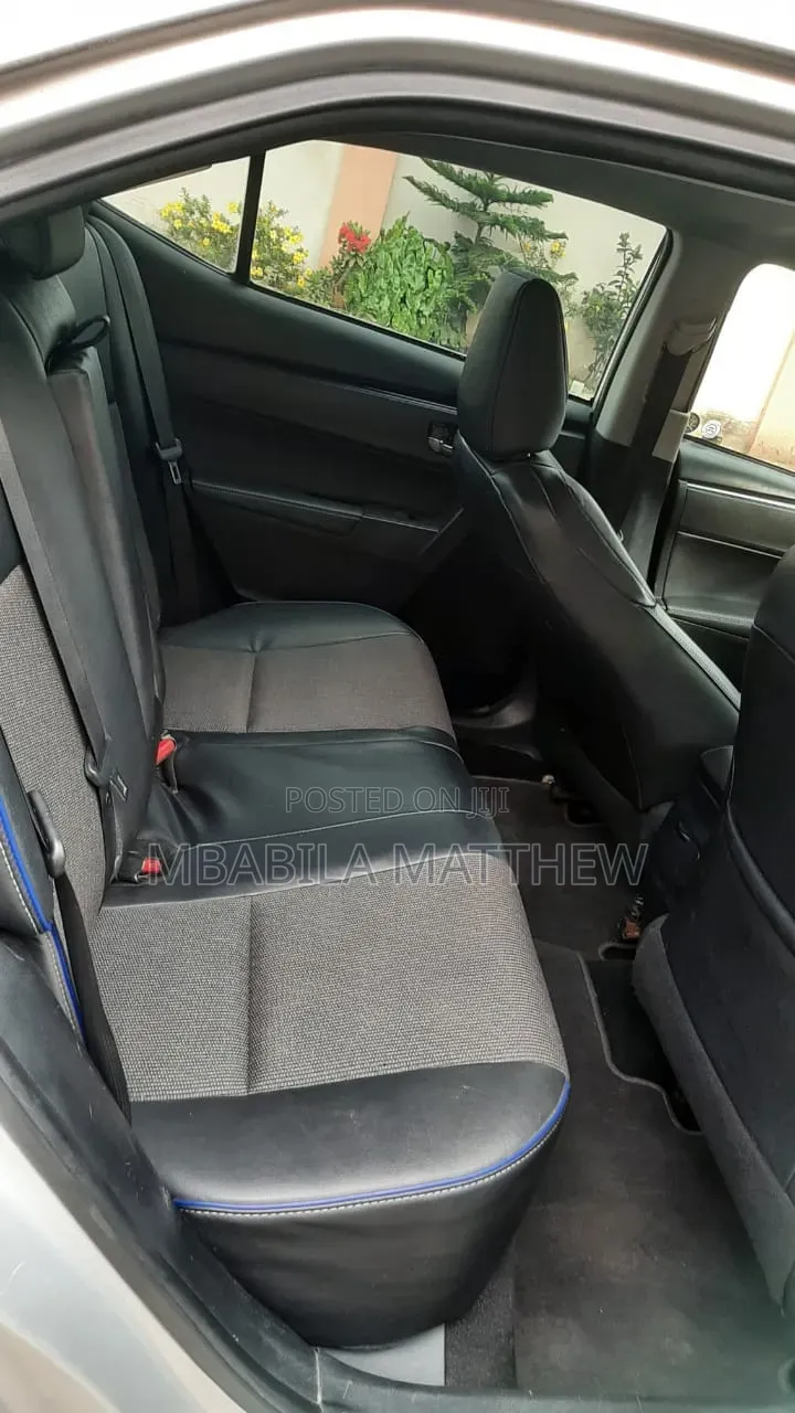 Toyota Corolla 2017 Silver