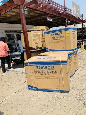 Durable Sleek Nasco NAS-425FL 318-Liter Single-Door Chest Freezer