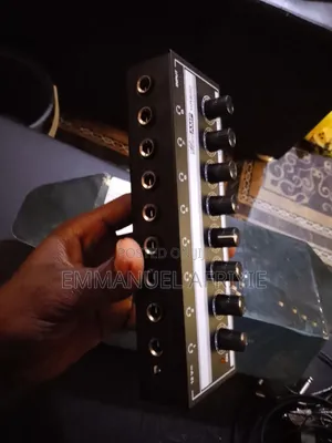 Professional 8-Channel Audio Amplifier / Level Controller