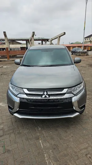 Mitsubishi Outlander 2021 Gray