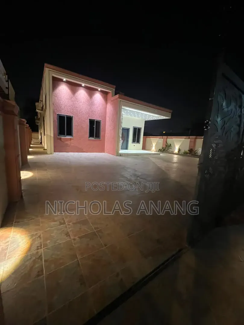 3bdrm House in The Dorns Properties, Ghana Flag for sale