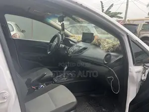 Ford Fiesta S 4dr Sedan (1.6L 4cyl 5M) 2015 White