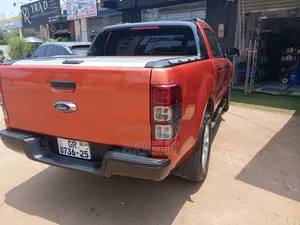 Ford Ranger Wildtrak 2013 Orange