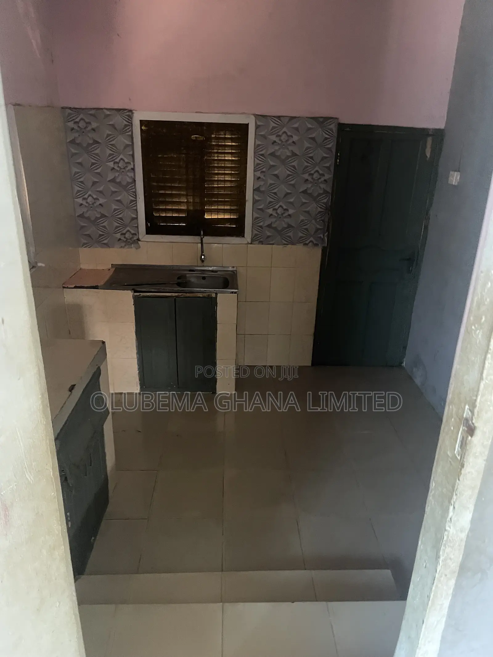 1bdrm Apartment in Afoko Foto for rent