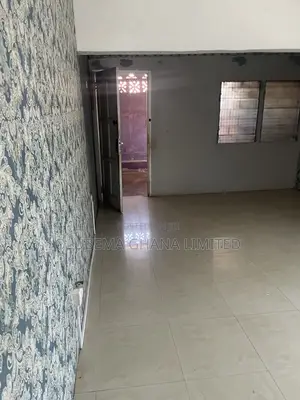 1bdrm Apartment in Afoko Foto for rent