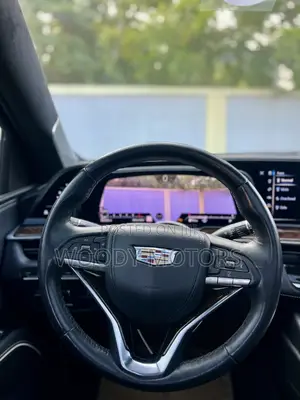 Cadillac Escalade 2022 White
