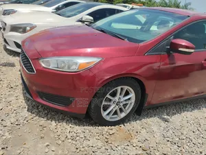 Ford Focus 2016 Red