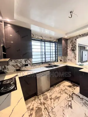 4bdrm House in Lake Side Estate for sale