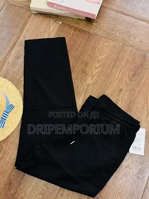 Line Trouser
