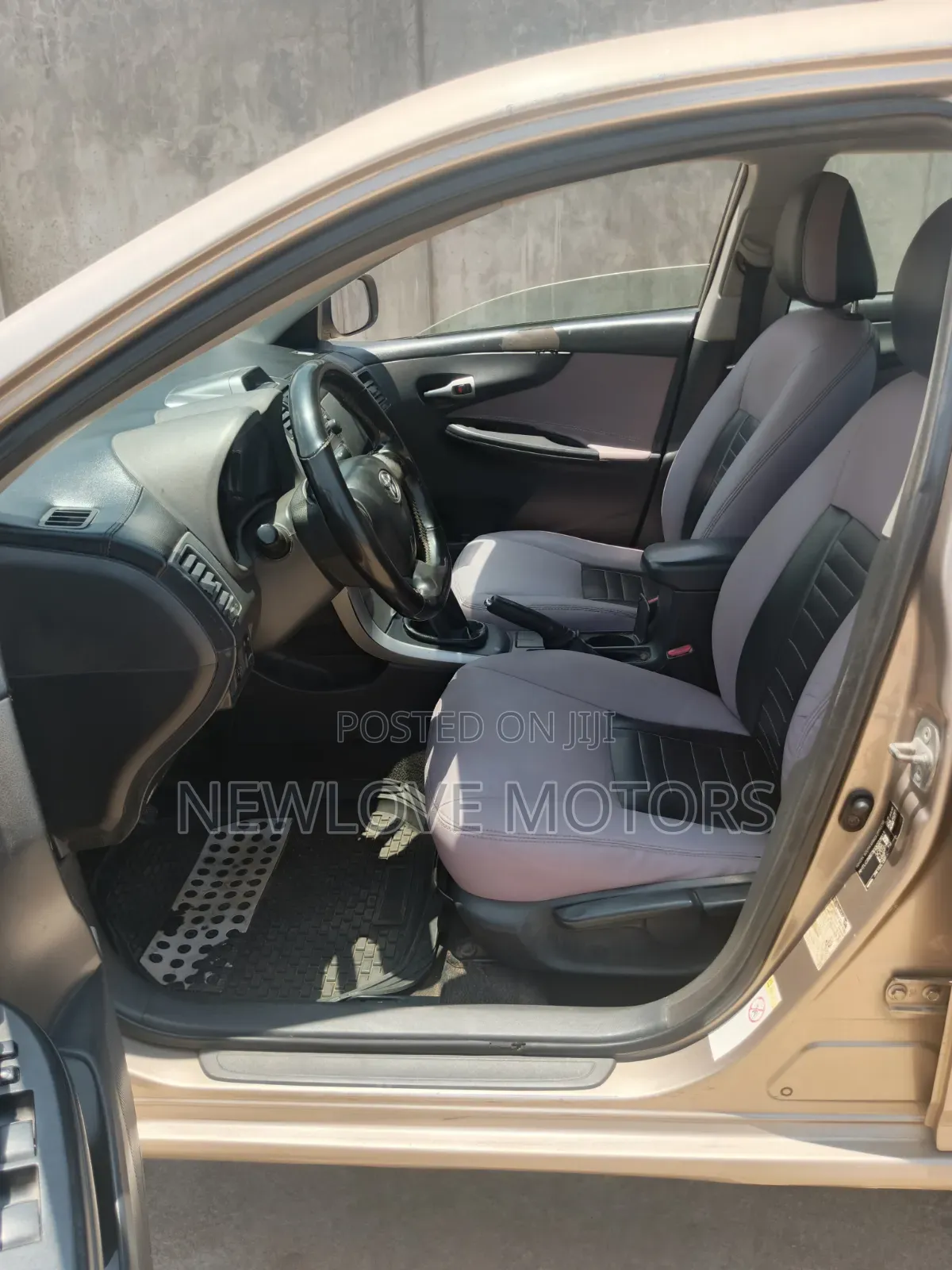 Toyota Corolla 2012 Brown