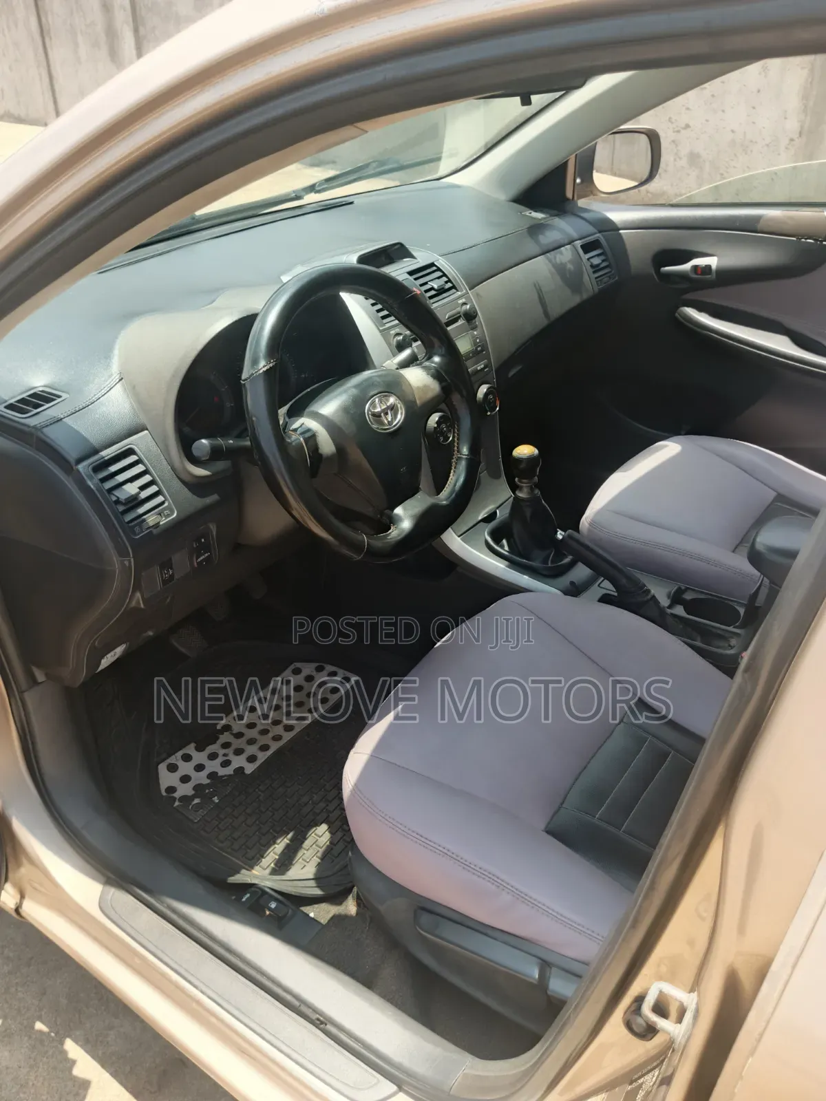 Toyota Corolla 2012 Brown