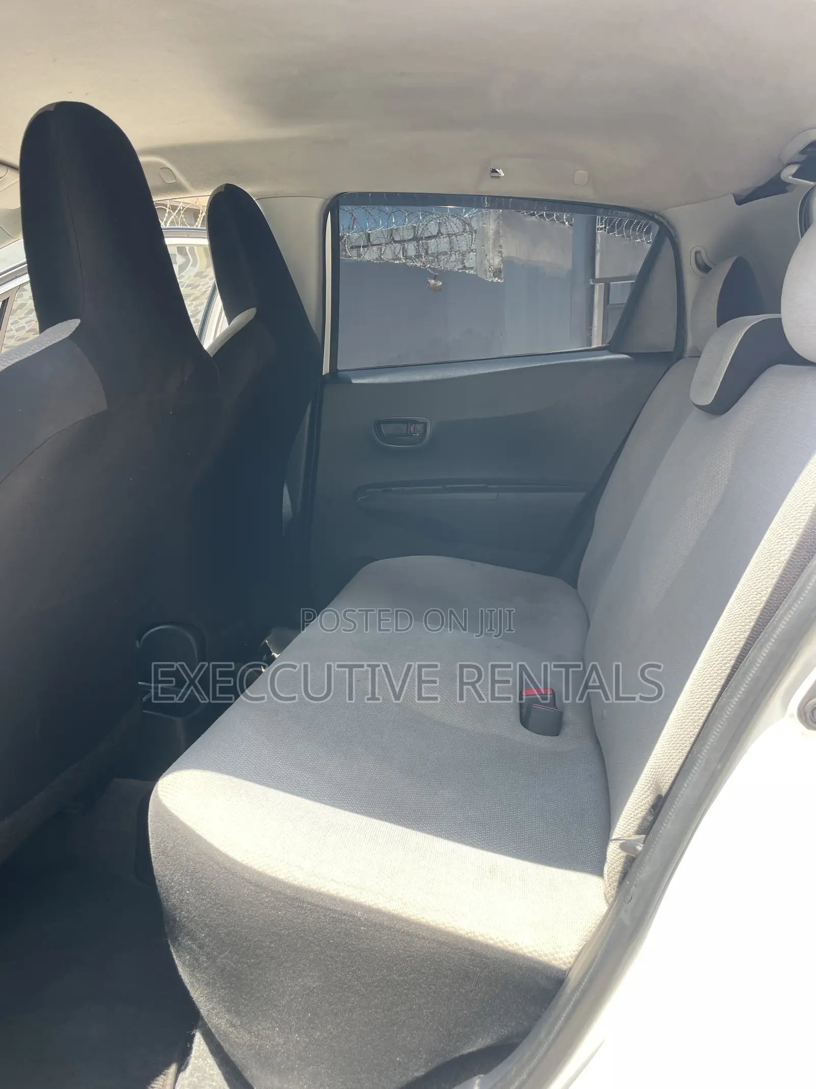 Toyota Vitz 2012 White