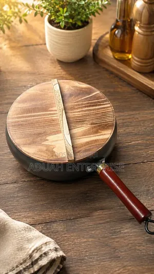 28cm Pot With Wooden Lid