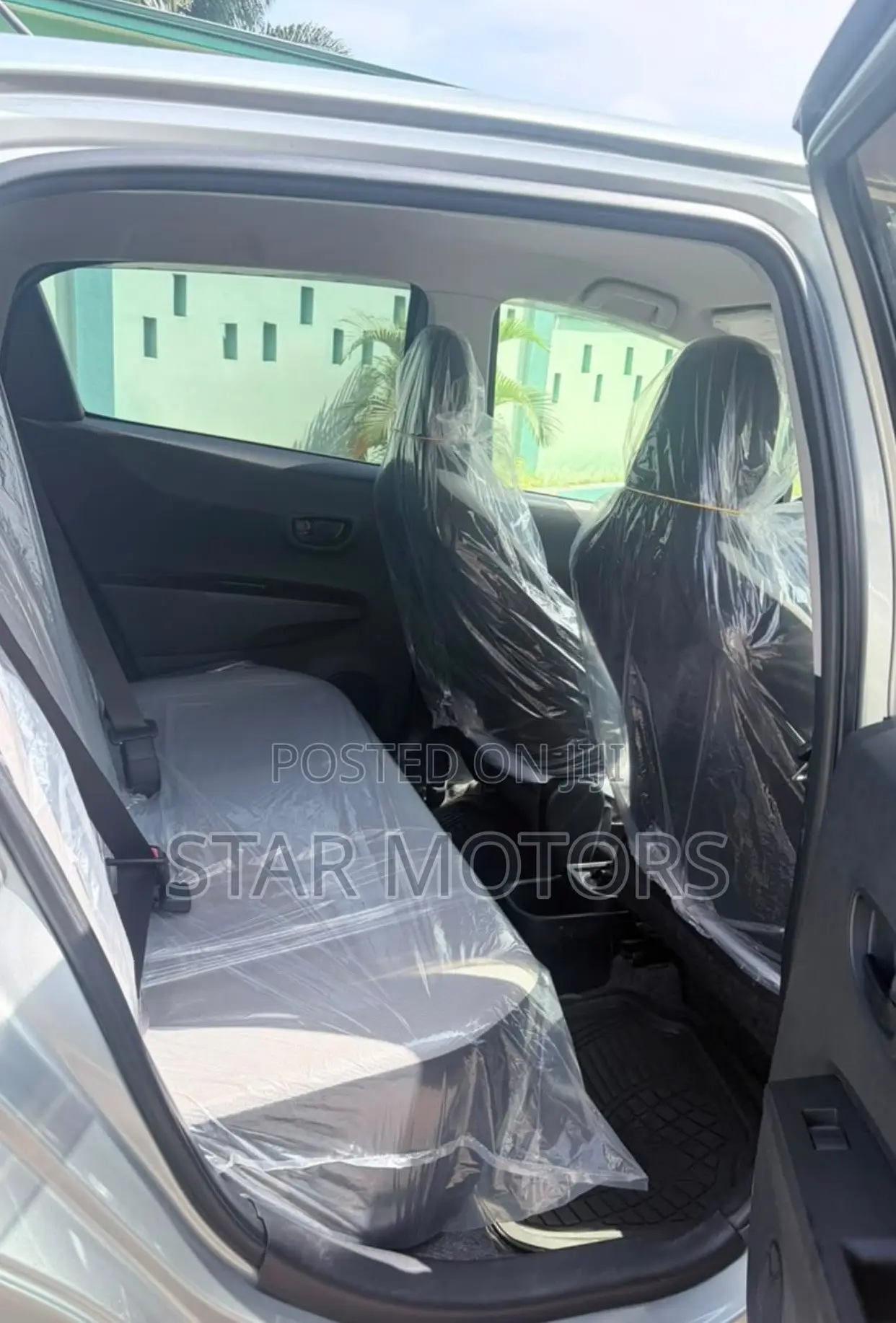 Toyota Vitz 2014 Silver