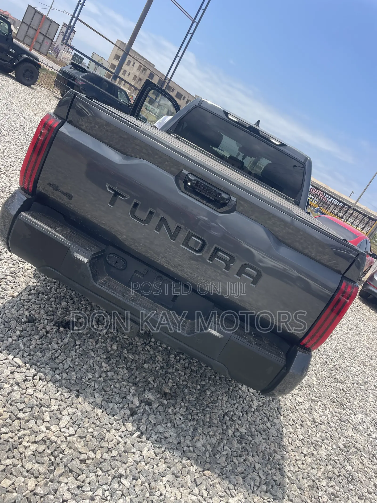 Toyota Tundra 2024 Black