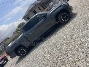 Toyota Tundra 2024 Black
