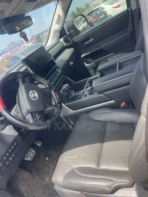 Toyota Tundra 2024 Black
