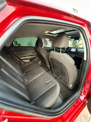 Hyundai Elantra Limited 2021 Red