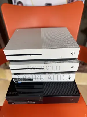 Xbox One S With 12 Games Installed 500g