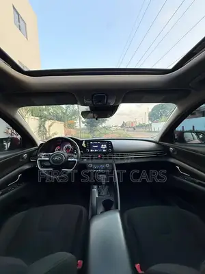 Hyundai Elantra Limited 2021 Red