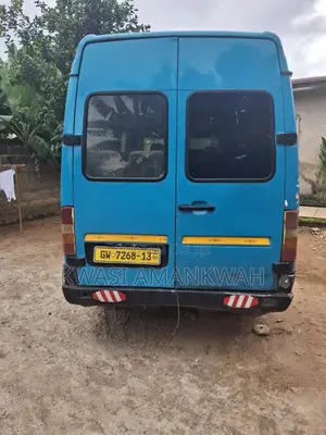 Mercedes-Benz Sprinter 2000