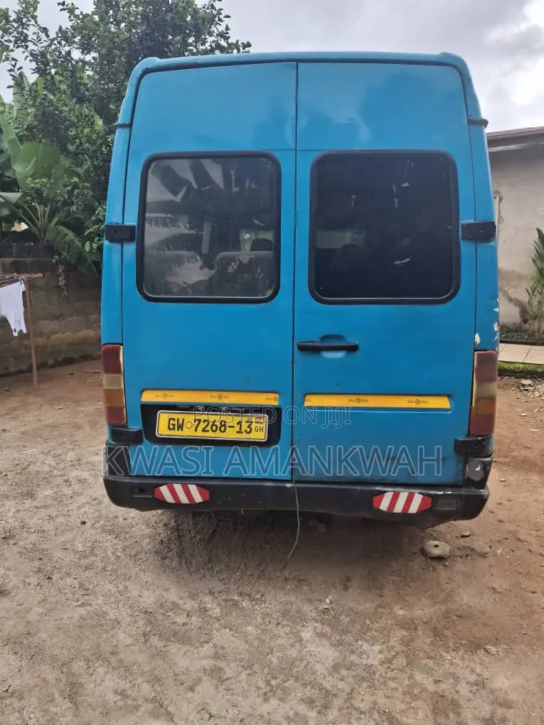 Mercedes-Benz Sprinter 2000