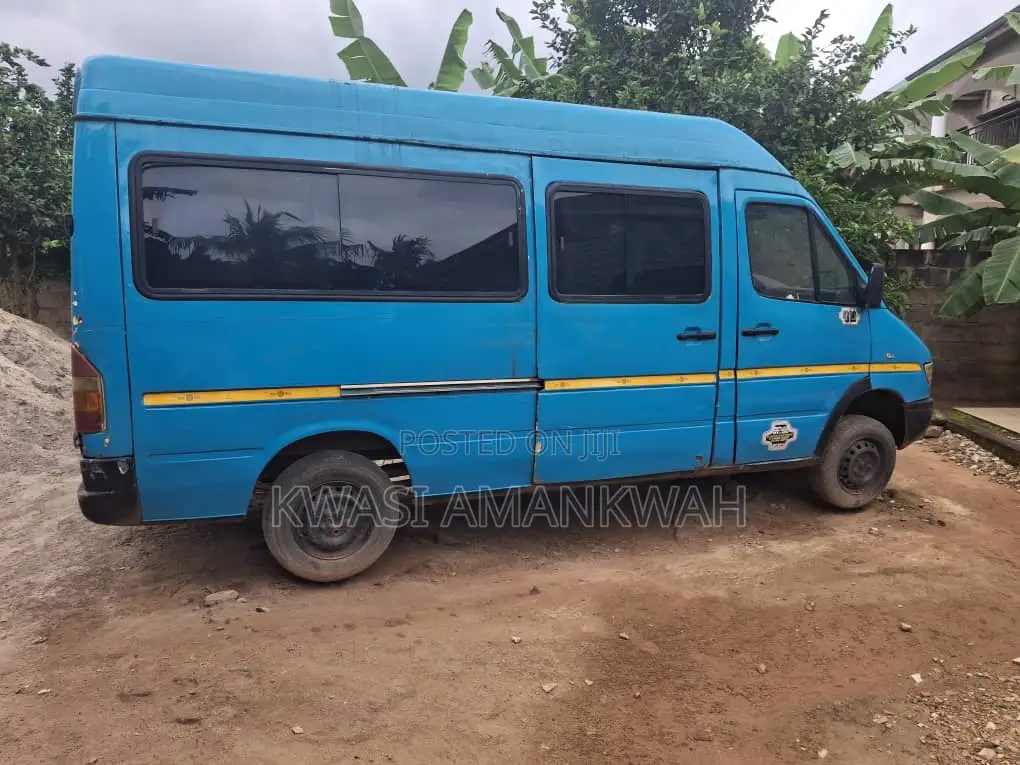 Mercedes-Benz Sprinter 2000
