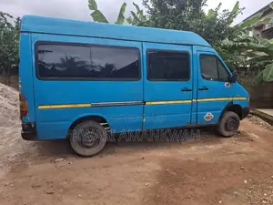 Mercedes-Benz Sprinter 2000