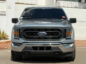 Ford F-150 XLT 2023 Silver