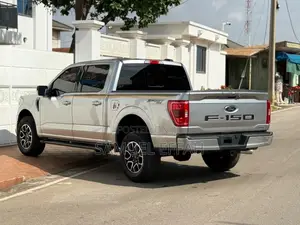 Ford F-150 XLT 2023 Silver