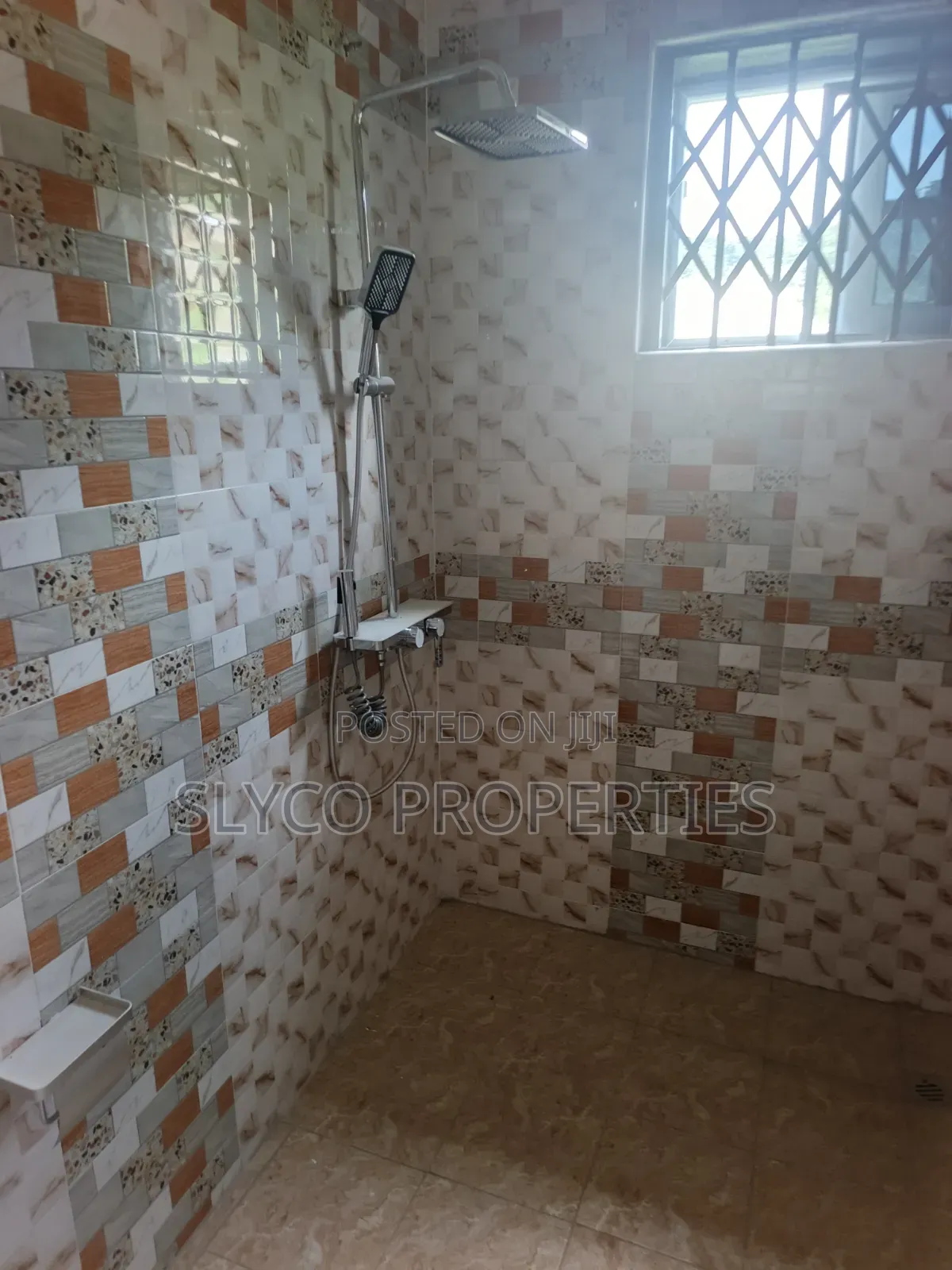2bdrm Block of Flats in Koforidua Pipeline, New-Juaben Municipal