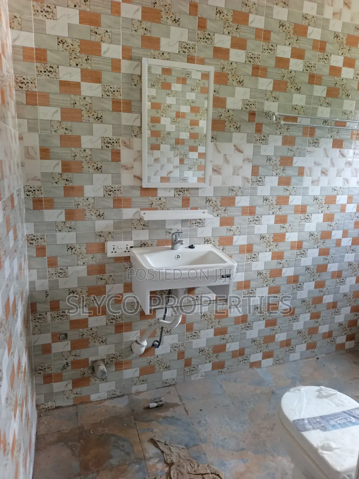 2bdrm Block of Flats in Koforidua Pipeline, New-Juaben Municipal