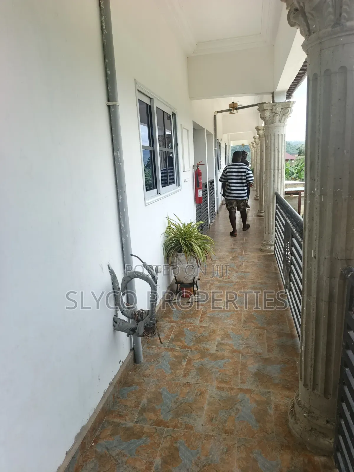 2bdrm Block of Flats in Koforidua Pipeline, New-Juaben Municipal