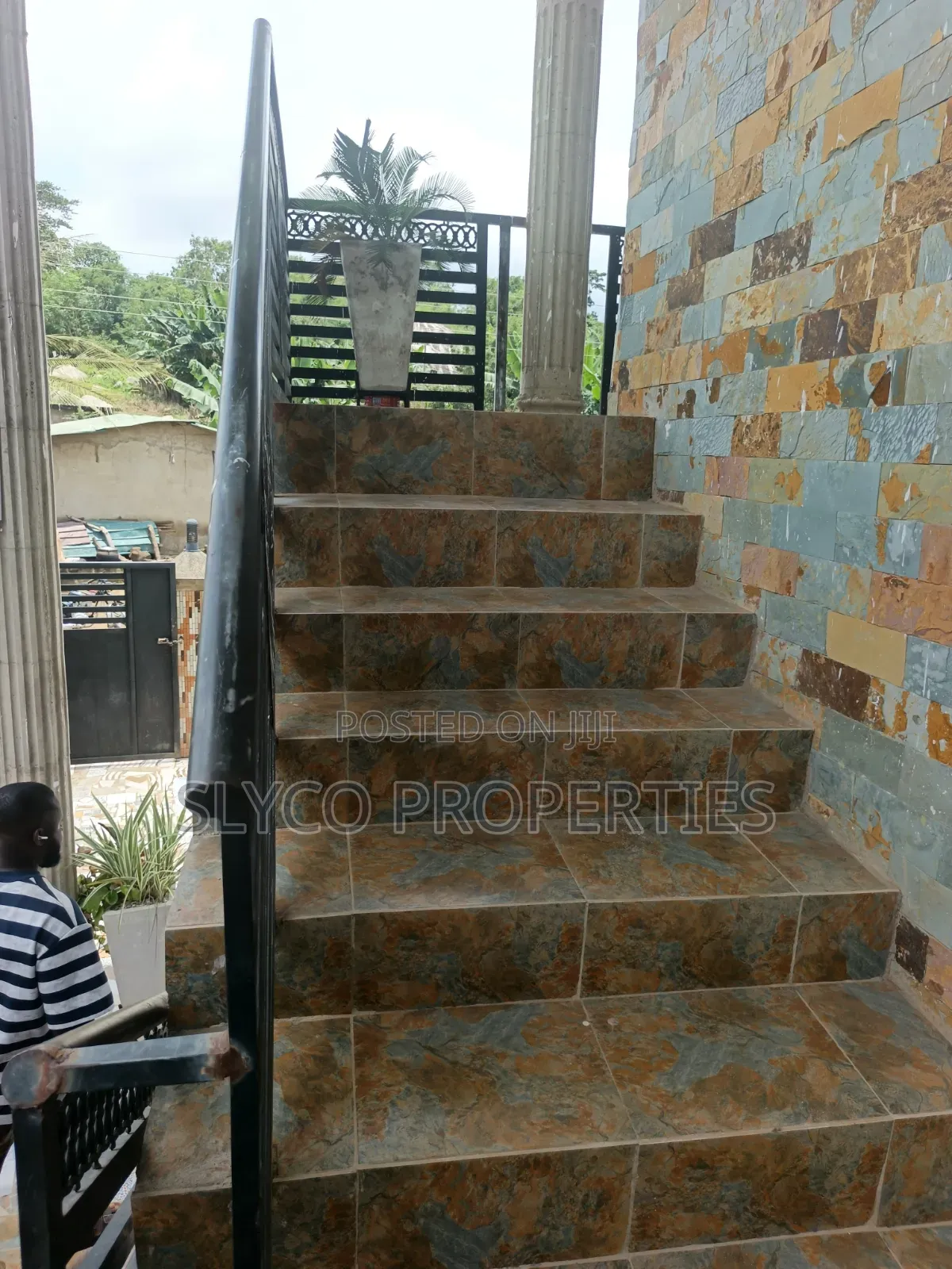 2bdrm Block of Flats in Koforidua Pipeline, New-Juaben Municipal