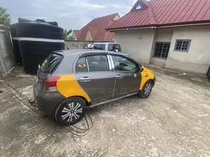 Toyota Yaris 2010 Gray